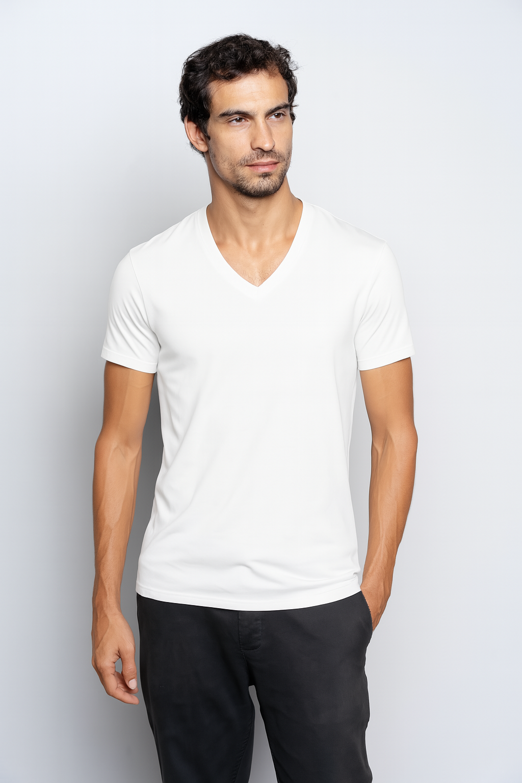 T-Shirt Pima Branca Gola V Importada