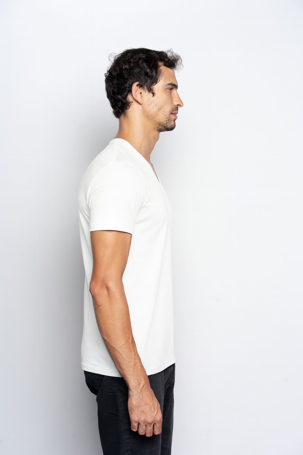 T-Shirt Pima Branca Gola V Importada