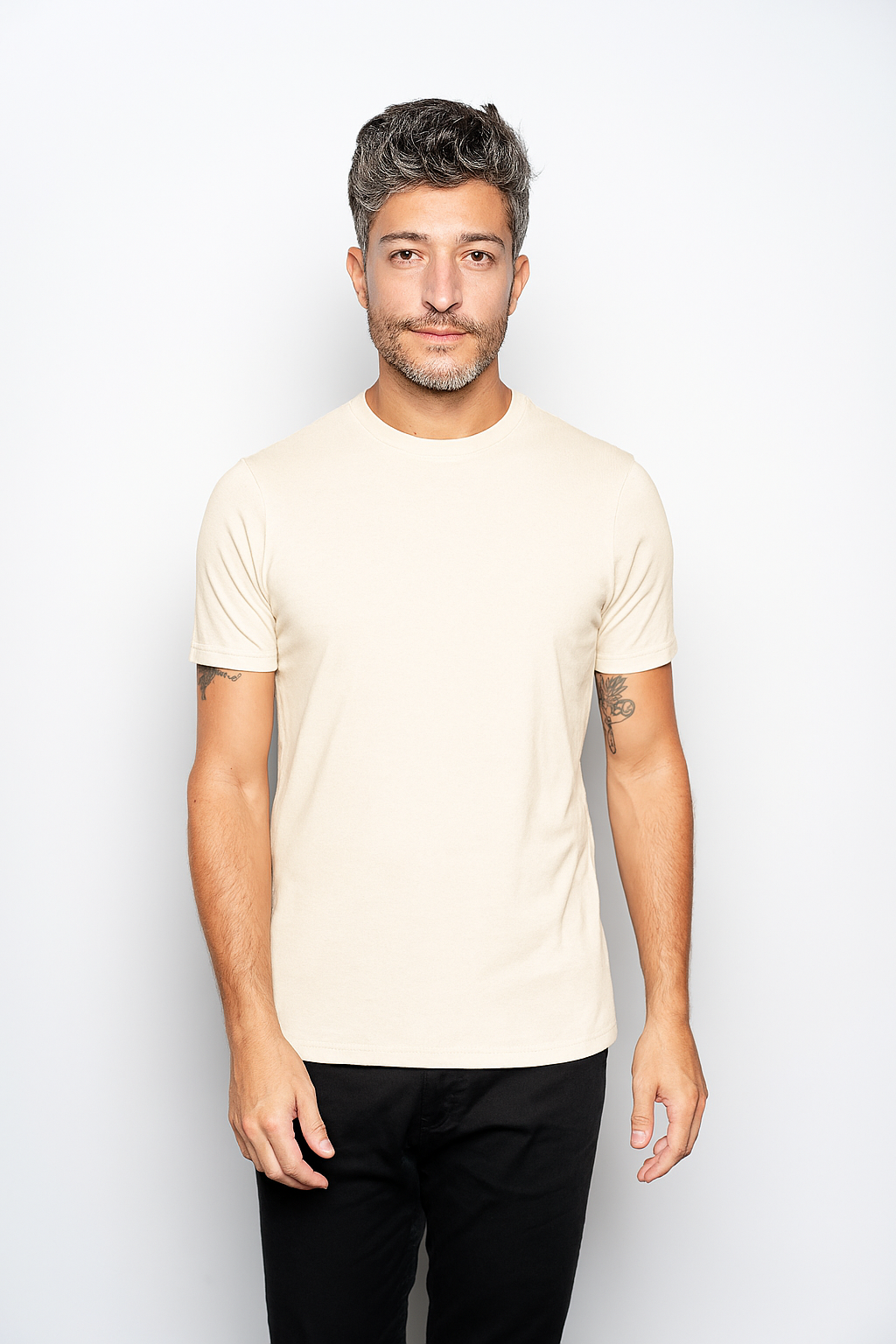 CAMISETA SLIM FIT SEM LOGO CREME - GOLA O