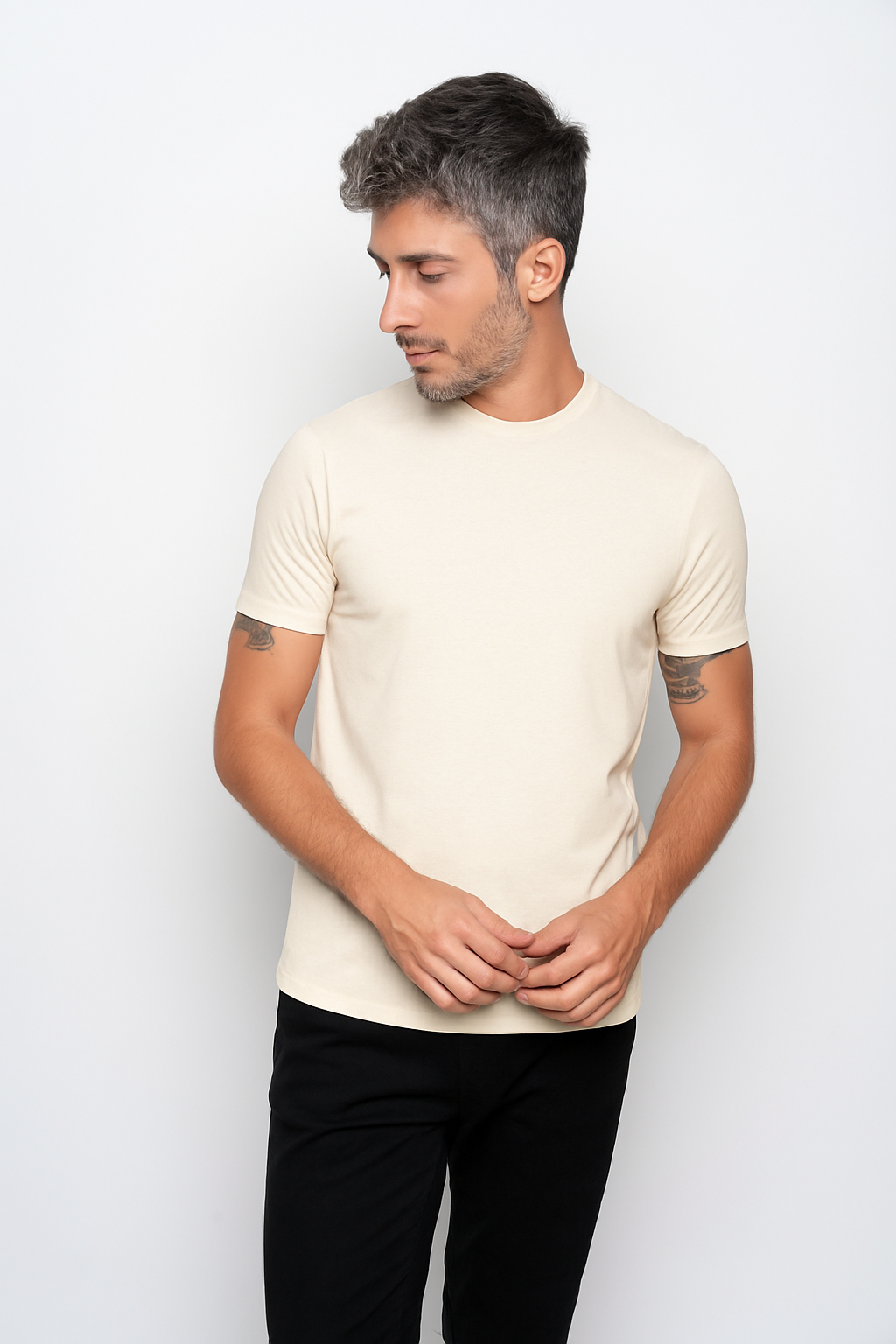 CAMISETA SLIM FIT SEM LOGO CREME - GOLA O