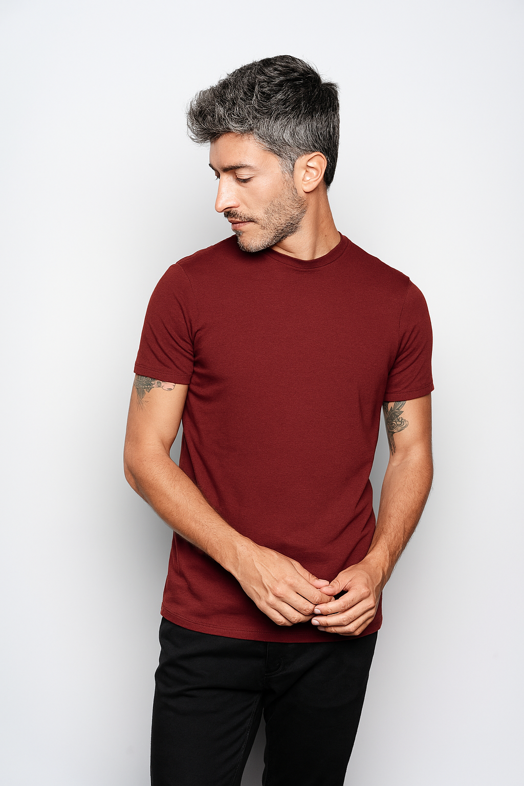 CAMISETA SLIM FIT SEM LOGO VINHO - GOLA O