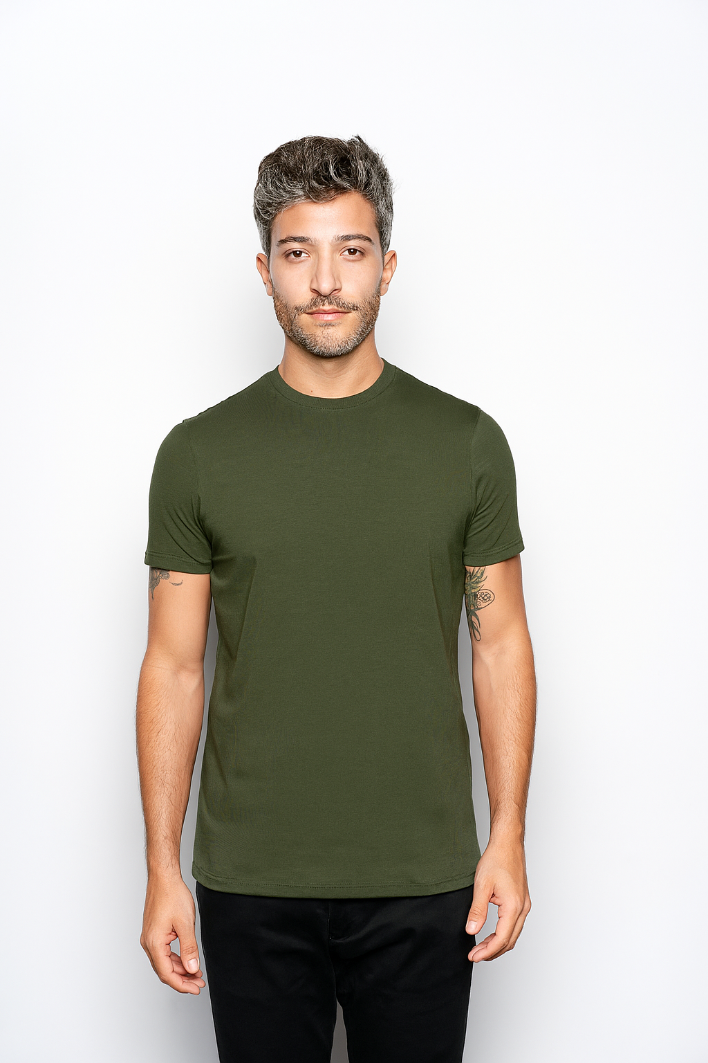 CAMISETA SLIM FIT SEM LOGO VERDE MUSGO - GOLA O
