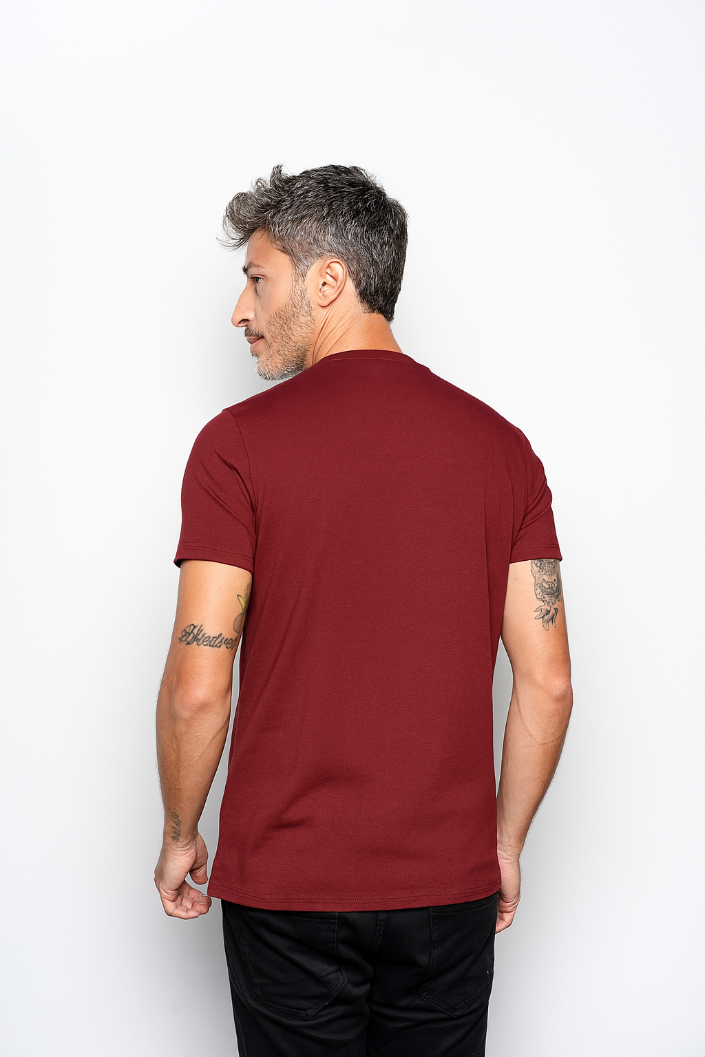 CAMISETA SLIM FIT SEM LOGO VINHO - GOLA O