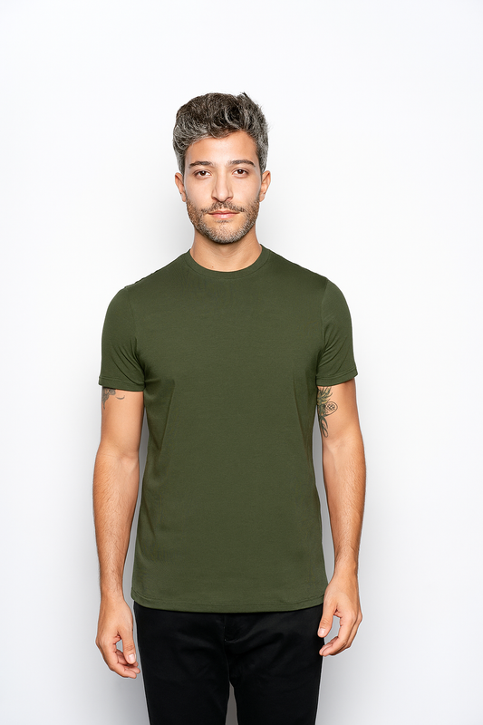 CAMISETA SLIM FIT SEM LOGO VERDE MUSGO - GOLA O