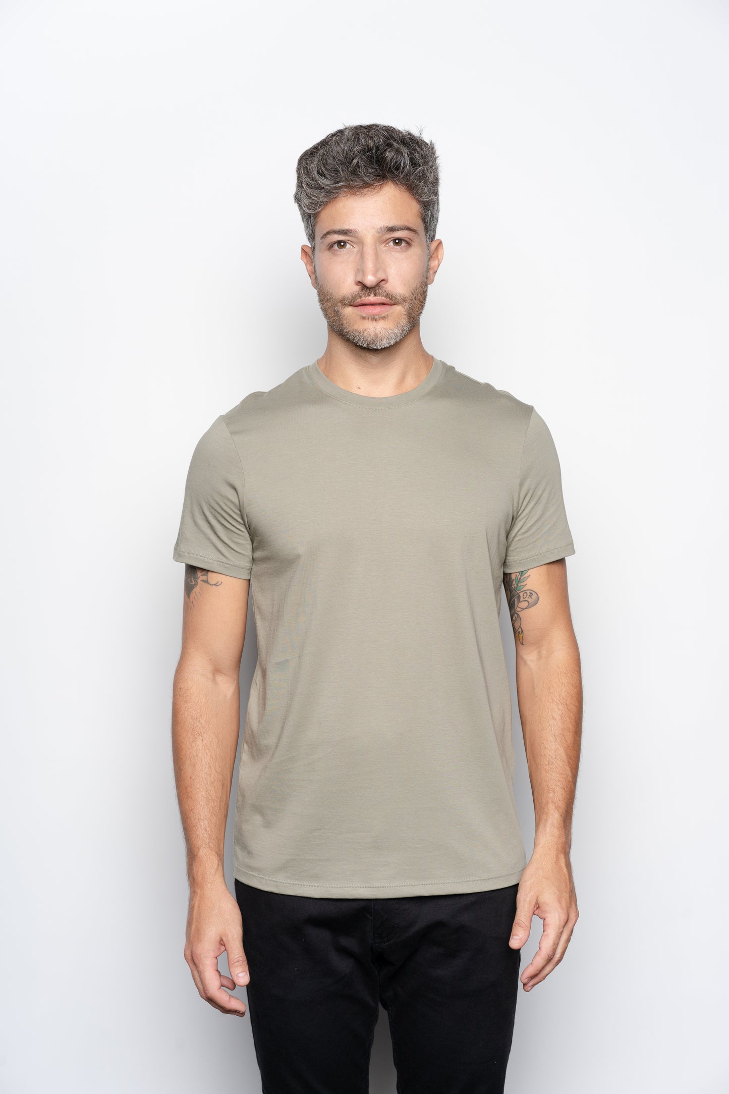 T-Shirt Pima Verde Oliva Claro Gola Careca Importada