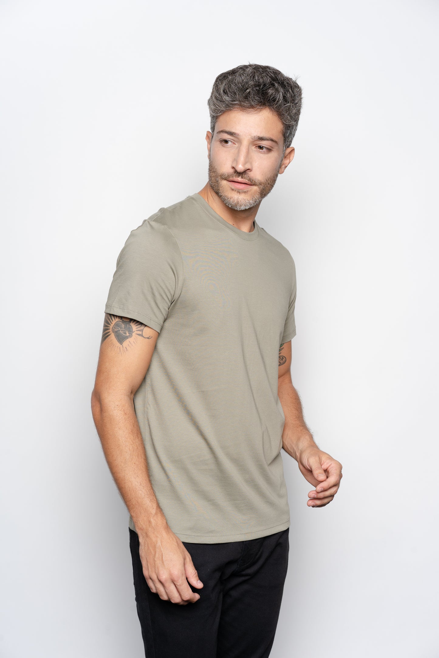 T-Shirt Pima Verde Oliva Claro Gola Careca Importada