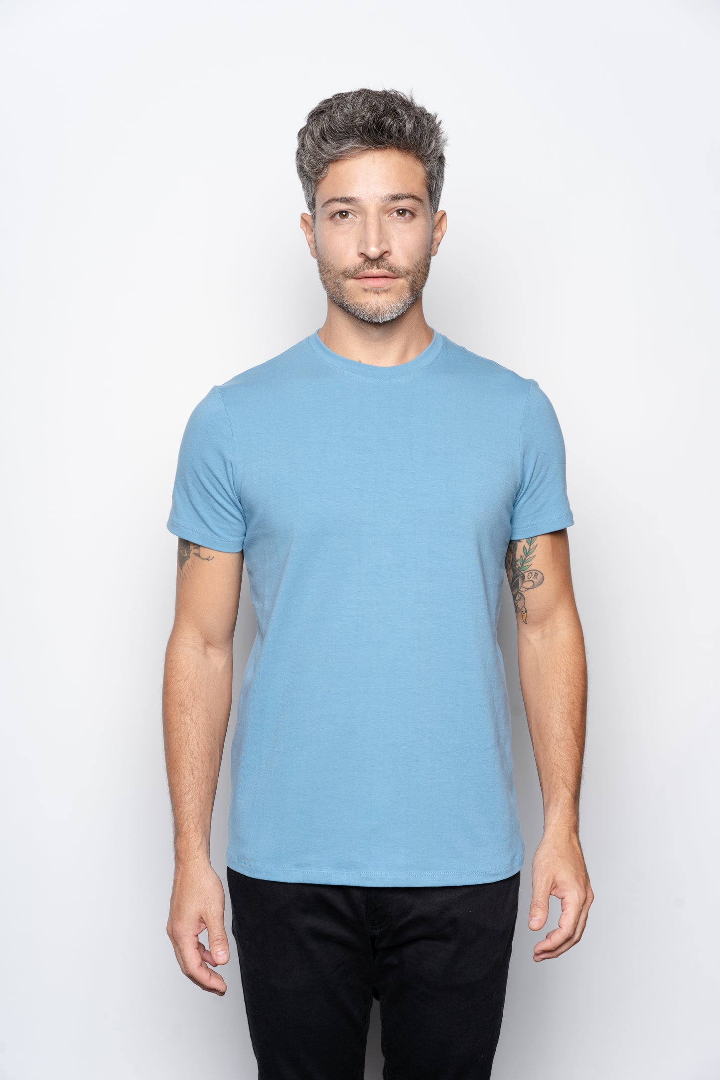 CAMISETA SLIM FIT SEM LOGO AZUL DENIM - GOLA O