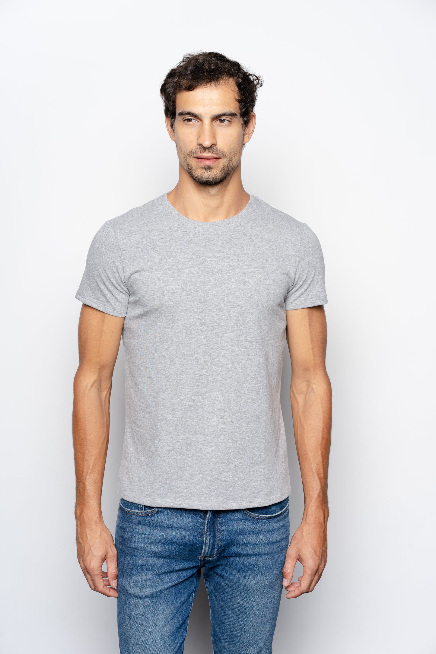 CAMISETA SLIM FIT SEM LOGO CINZA - GOLA O