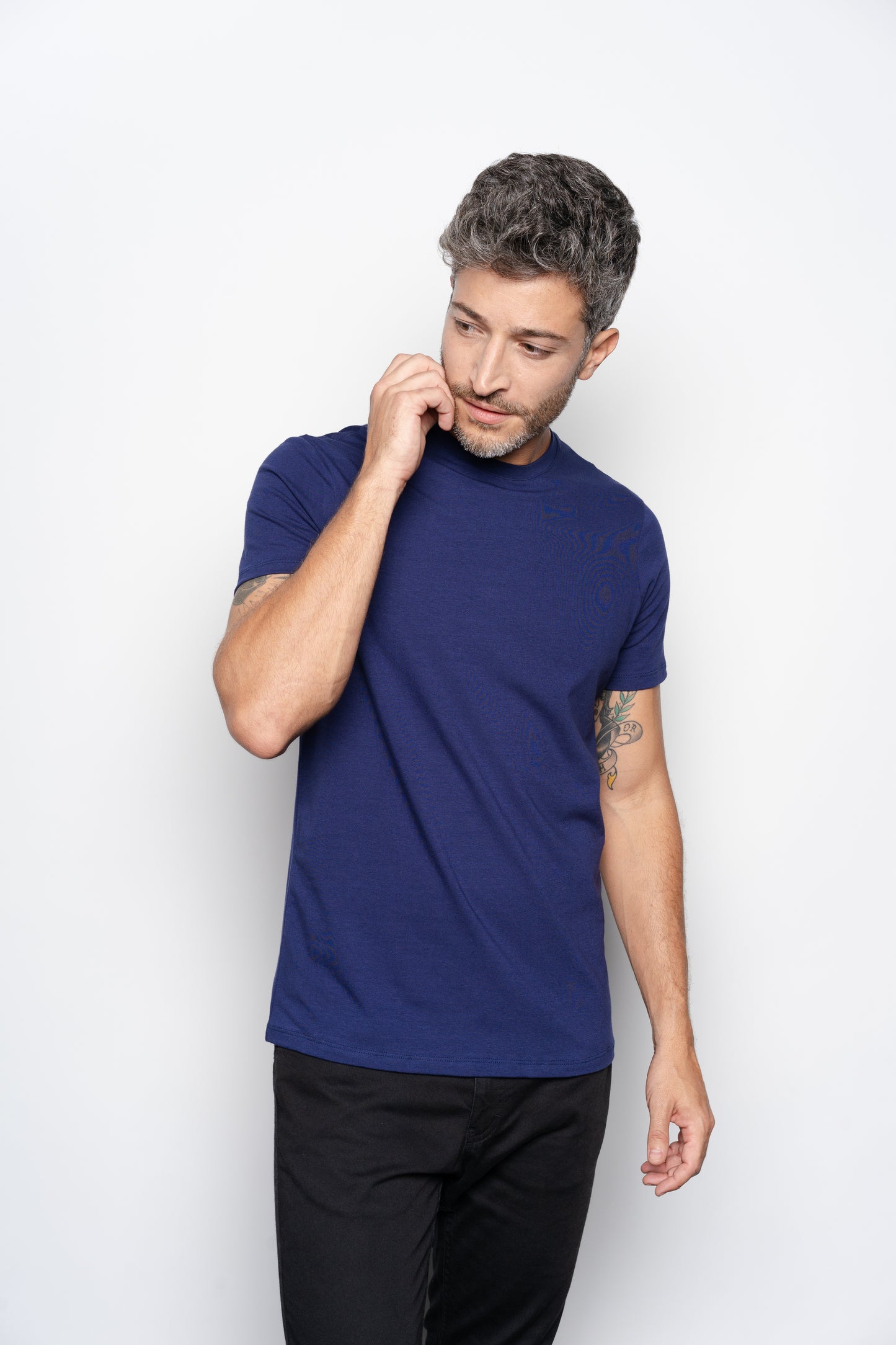 CAMISETA SLIM FIT SEM LOGO AZUL - GOLA O