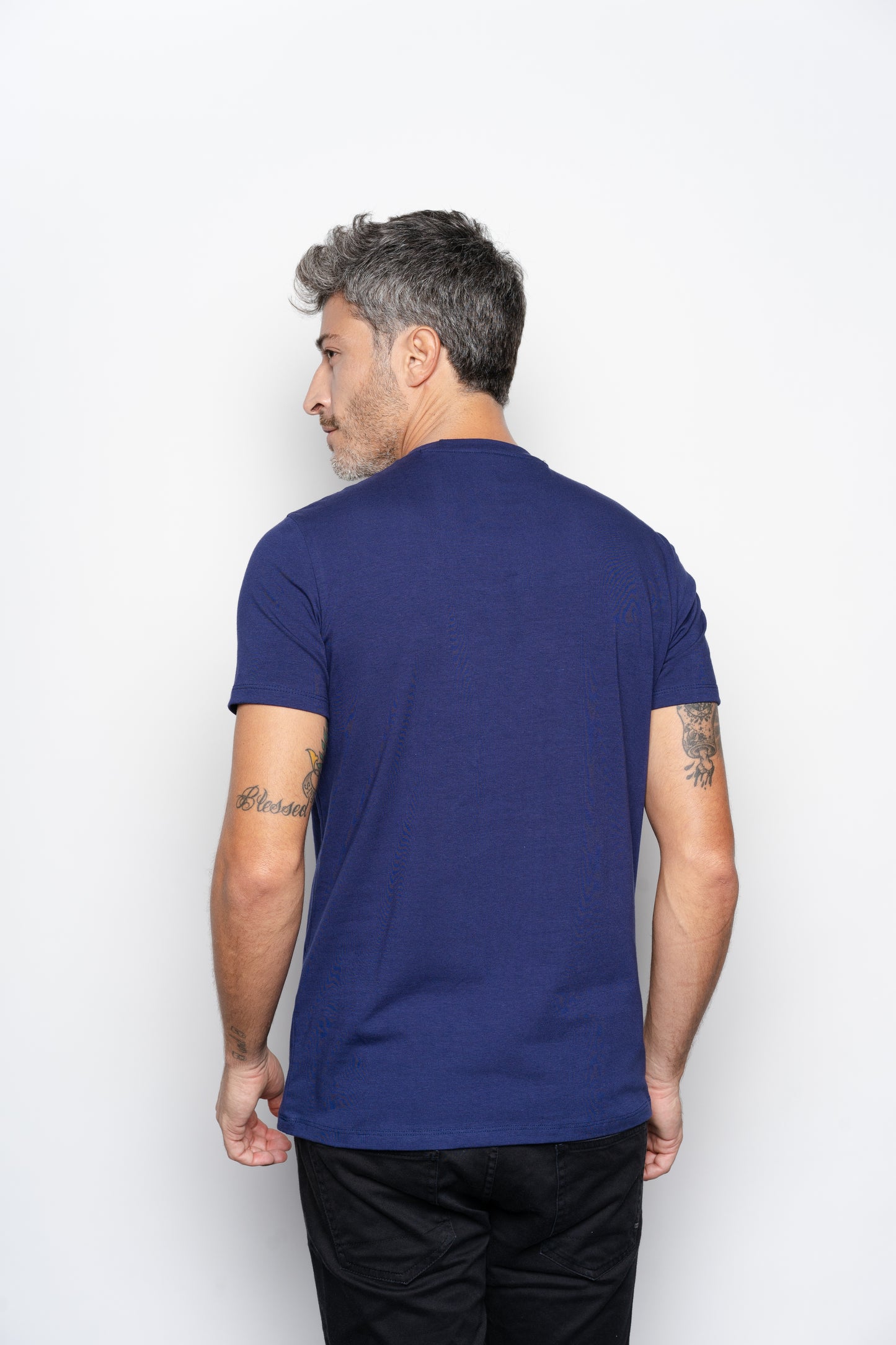 CAMISETA SLIM FIT SEM LOGO AZUL - GOLA O