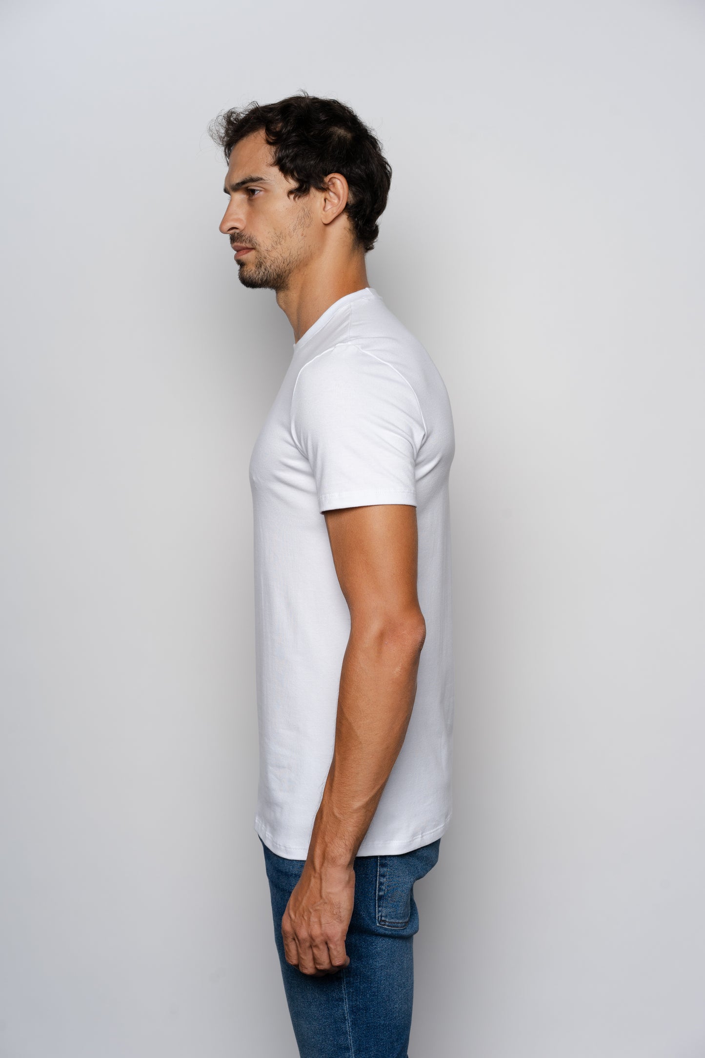 CAMISETA SLIM FIT SEM LOGO BRANCA - GOLA O