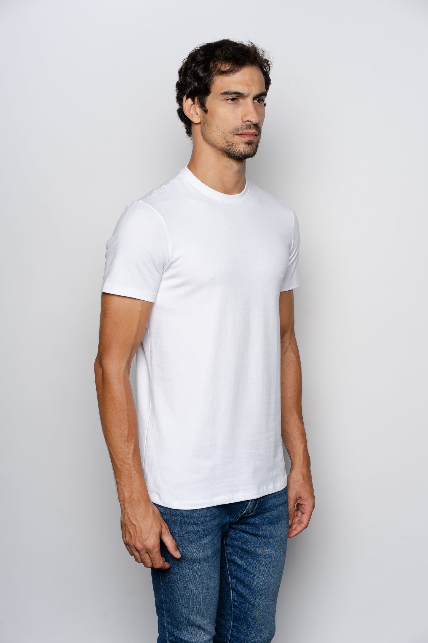 CAMISETA SLIM FIT SEM LOGO BRANCA - GOLA O