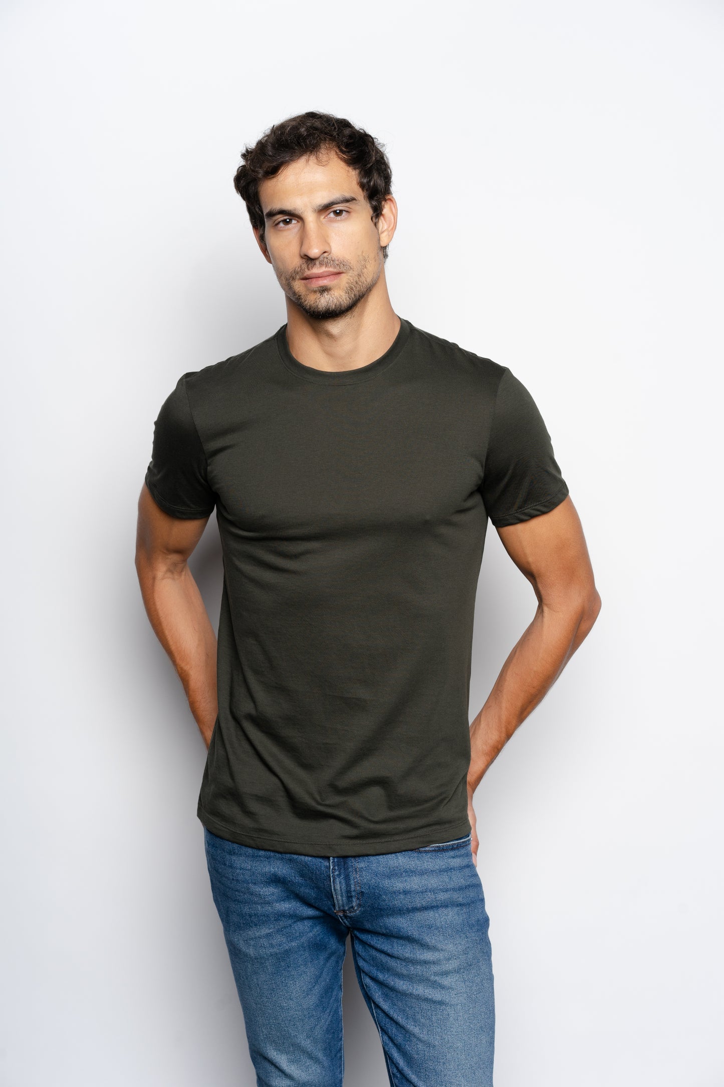 T-Shirt Pima Verde Musgo Gola Careca Importada