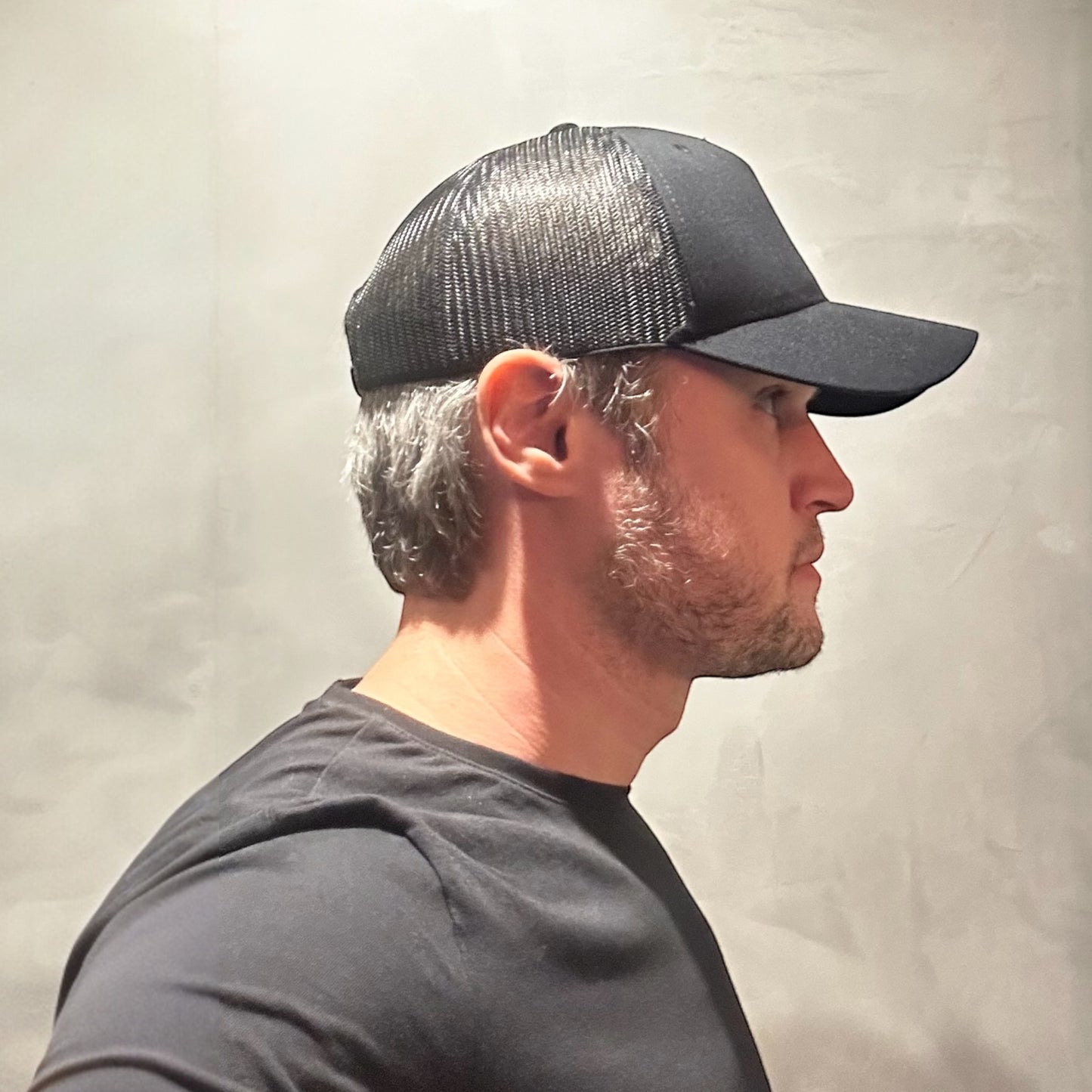 BONÉ ALL BLACK TRUCKER